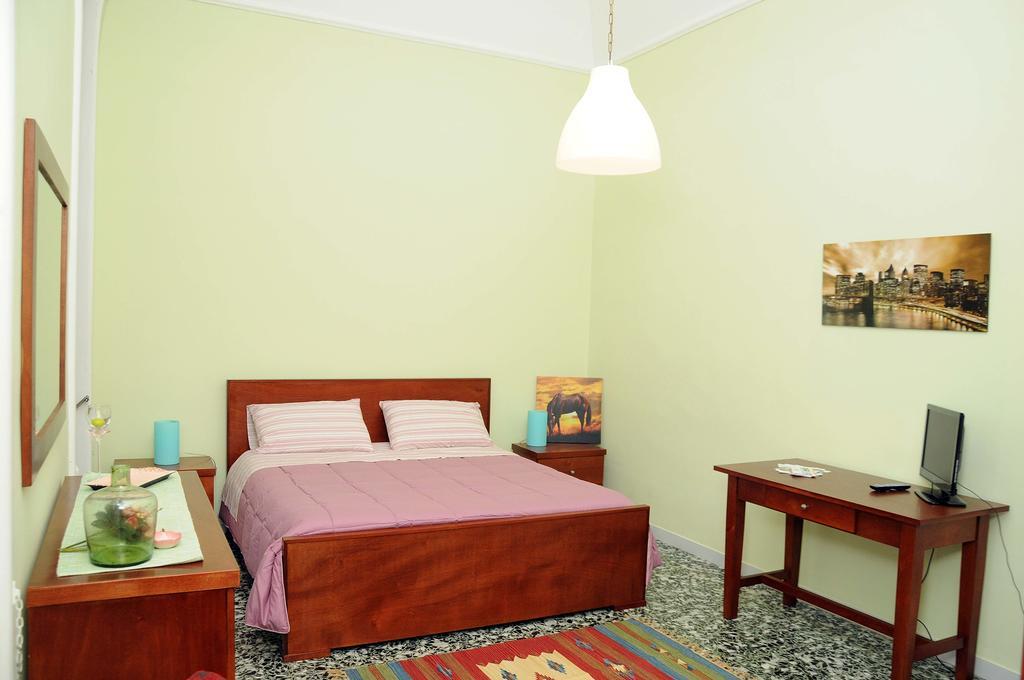 Bed and Breakfast Le Tre Civette Лечче Экстерьер фото
