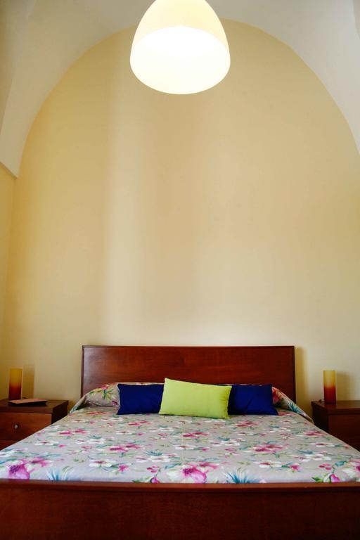 Bed and Breakfast Le Tre Civette Лечче Экстерьер фото