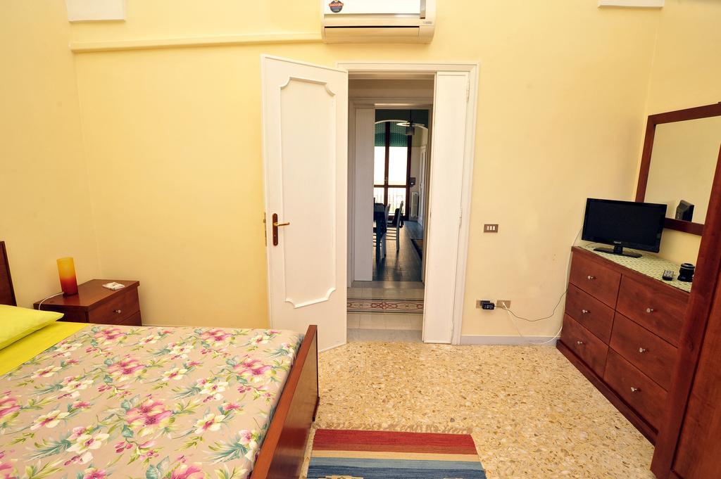 Bed and Breakfast Le Tre Civette Лечче Экстерьер фото