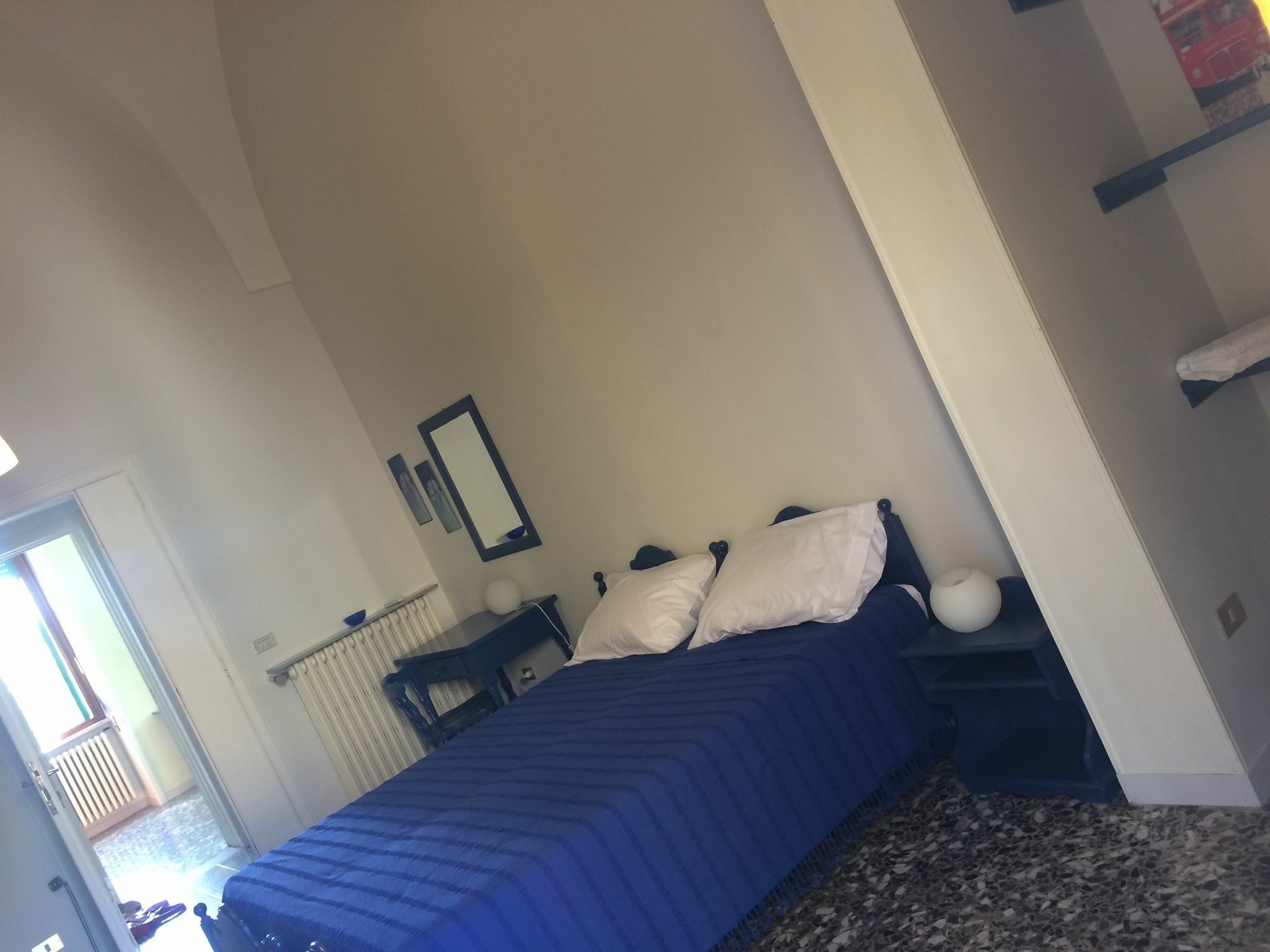 Bed and Breakfast Le Tre Civette Лечче Экстерьер фото